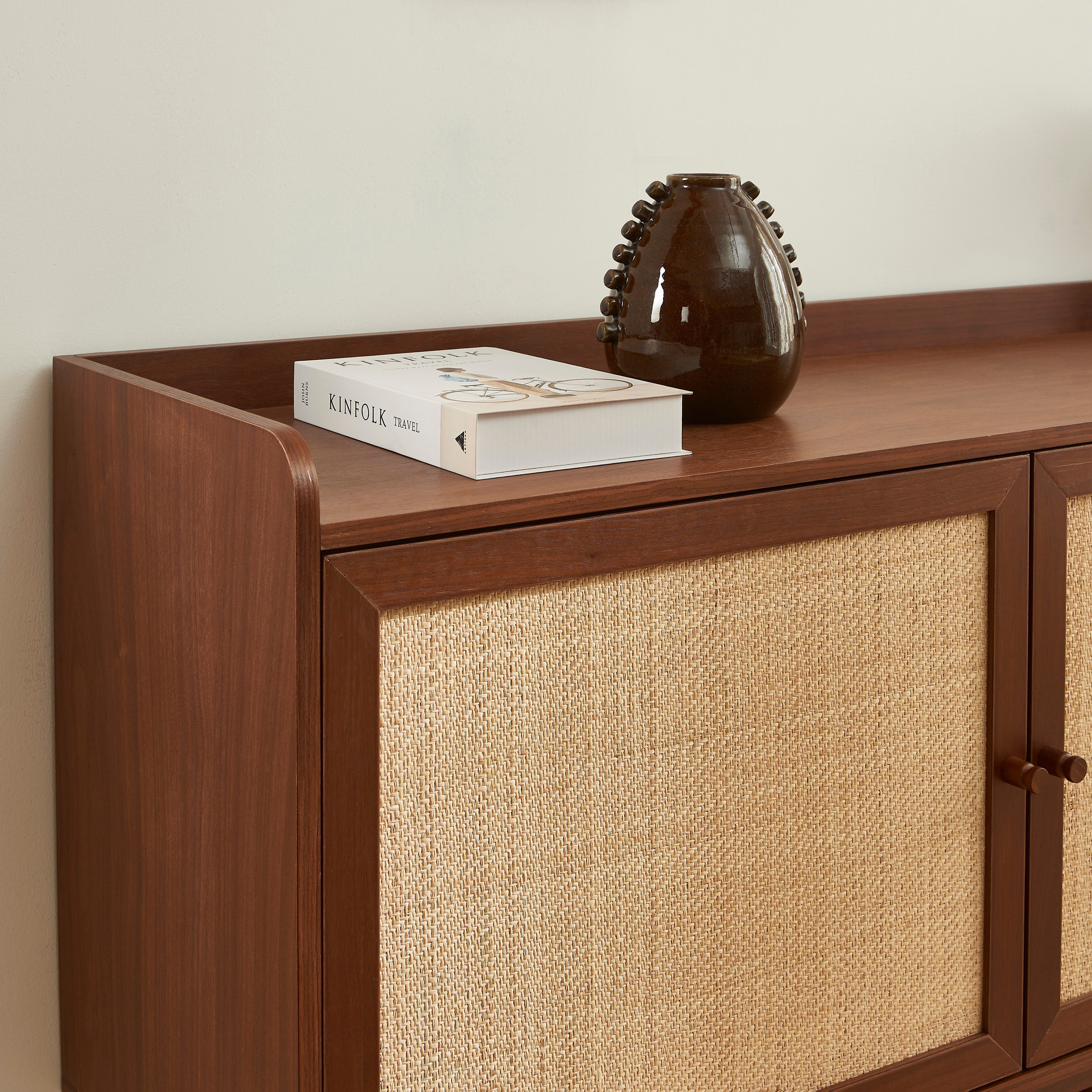 LEON Wood Veneer Highboard – Walnut
