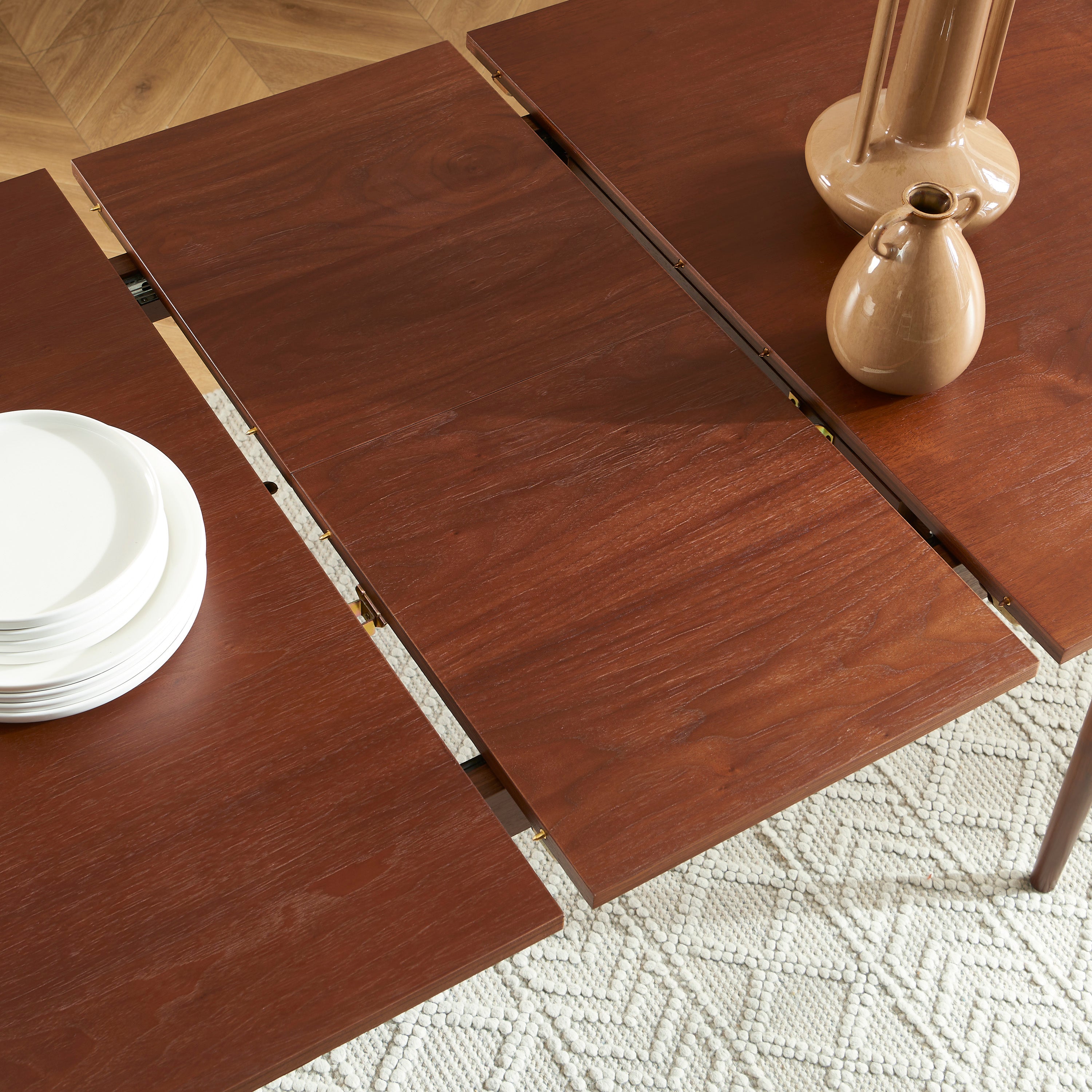 LEON Wood Veneer Extendable Dining Table – Walnut