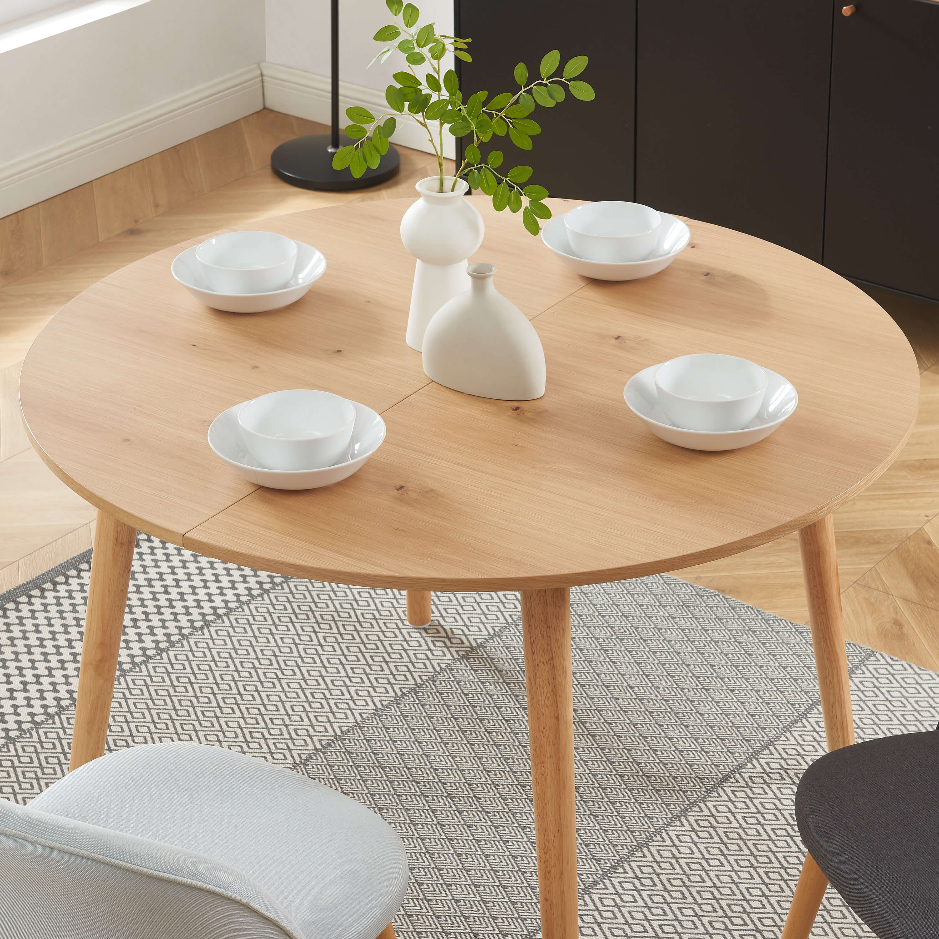 ORACLE Extendable Dining Table