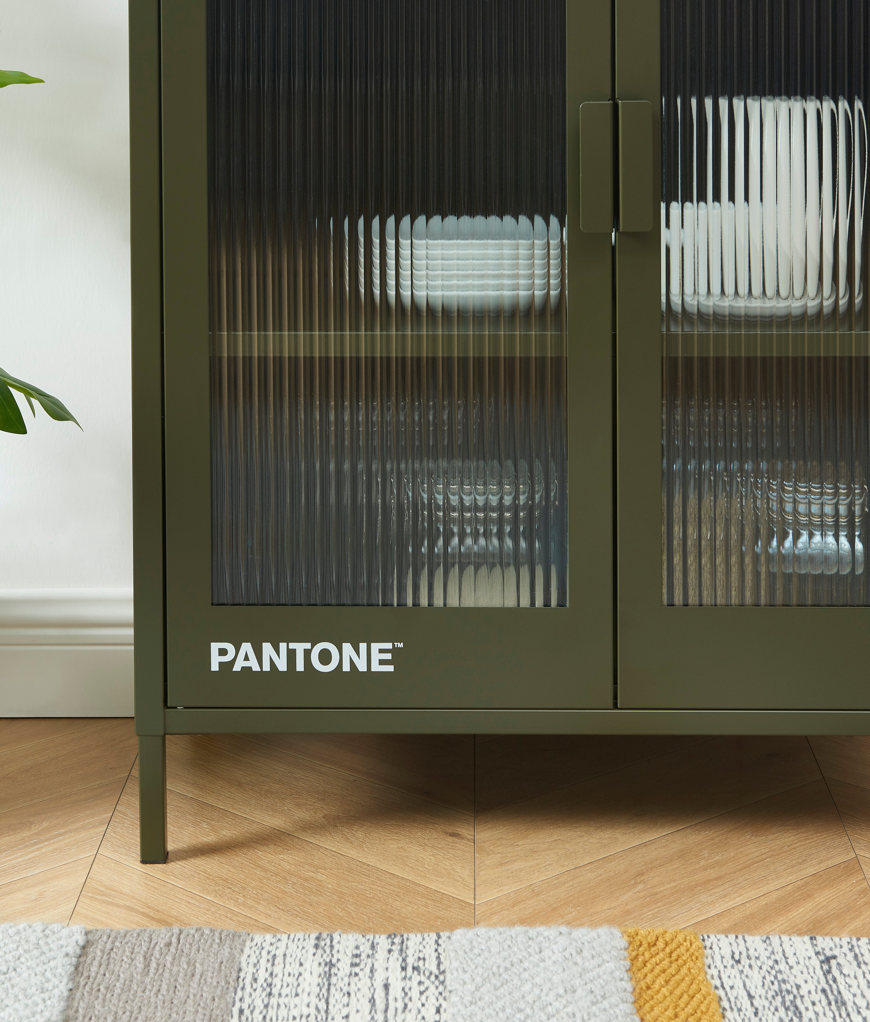 PANTONE® Fluted Glass Sideboard – Olive green