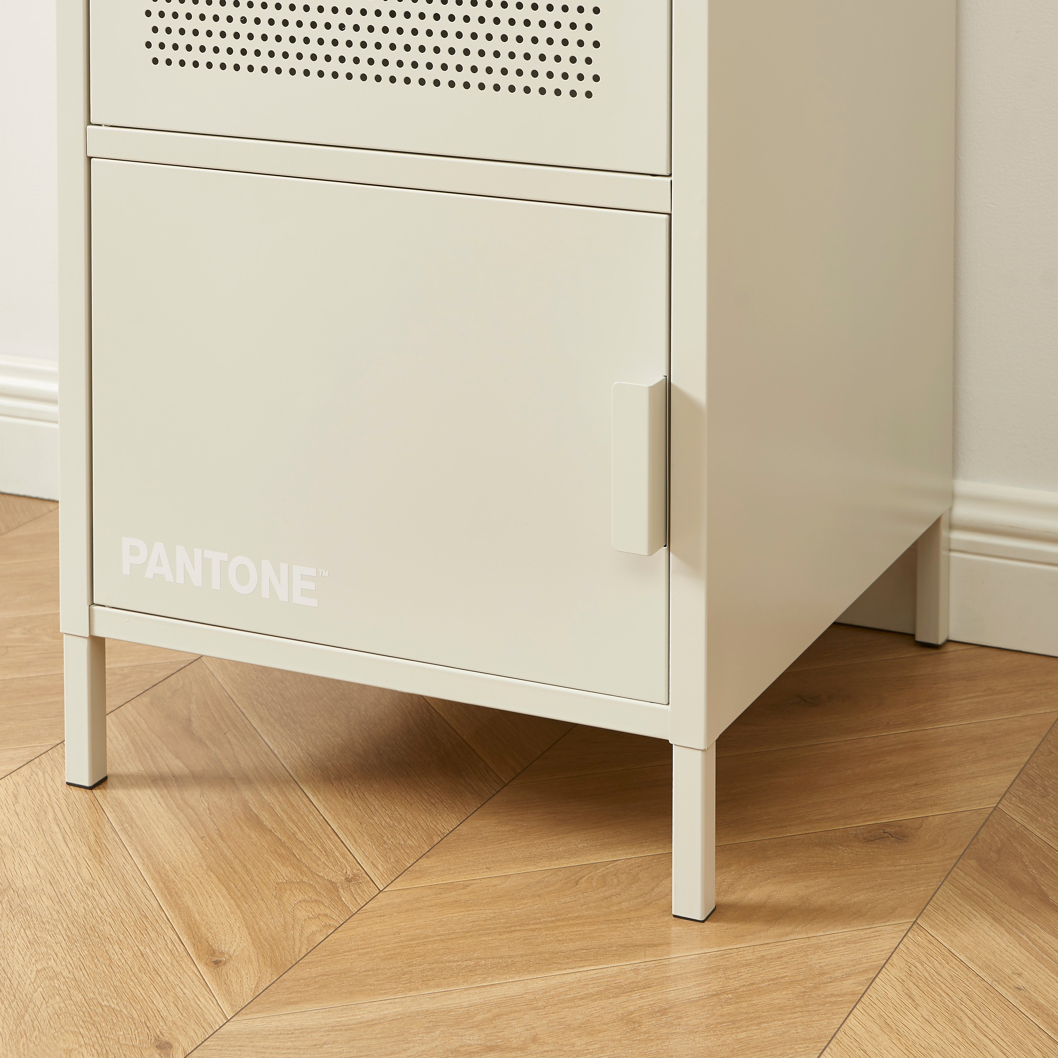 PANTONE® Metal Wardrobe – Sand