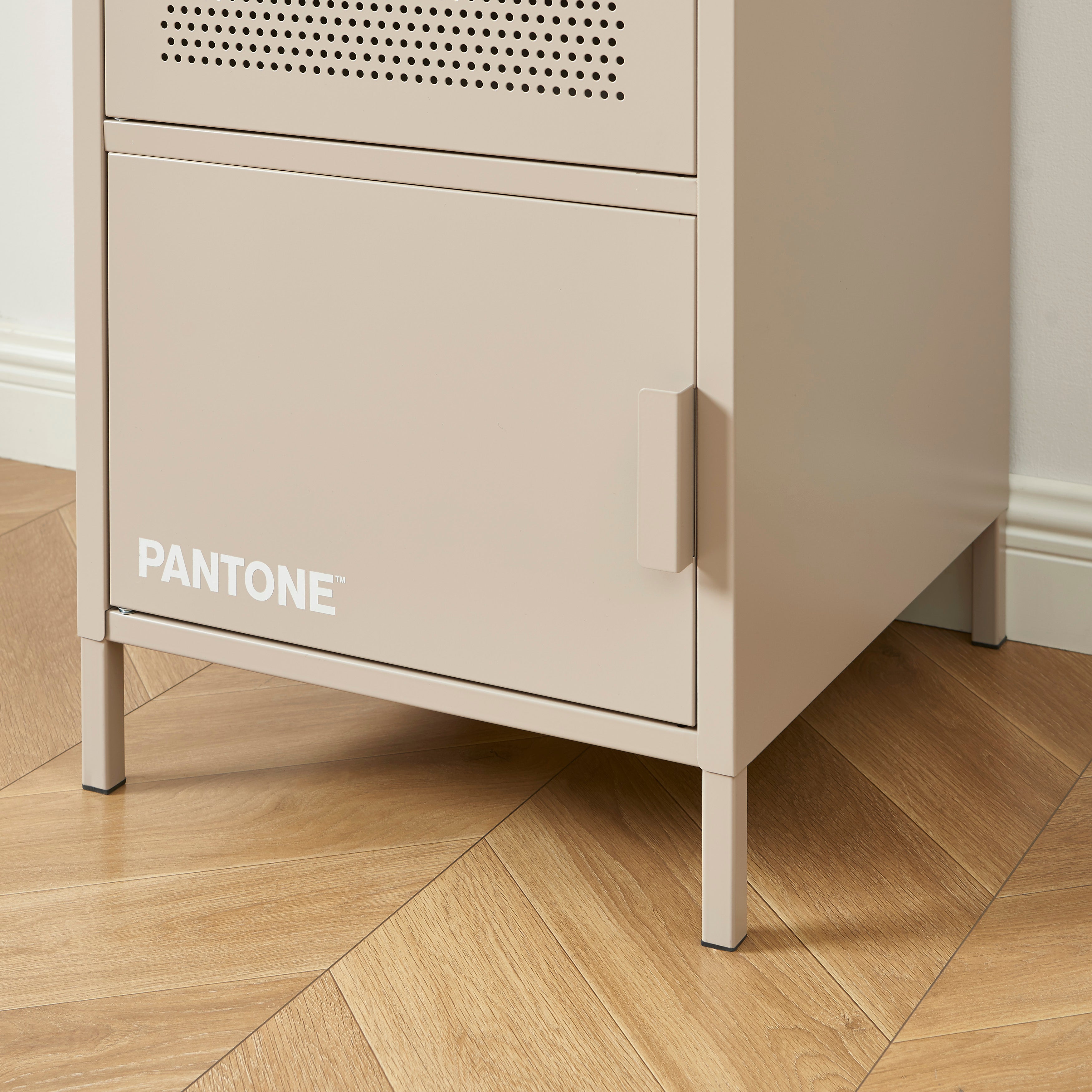 PANTONE® Metal Wardrobe – Taupe