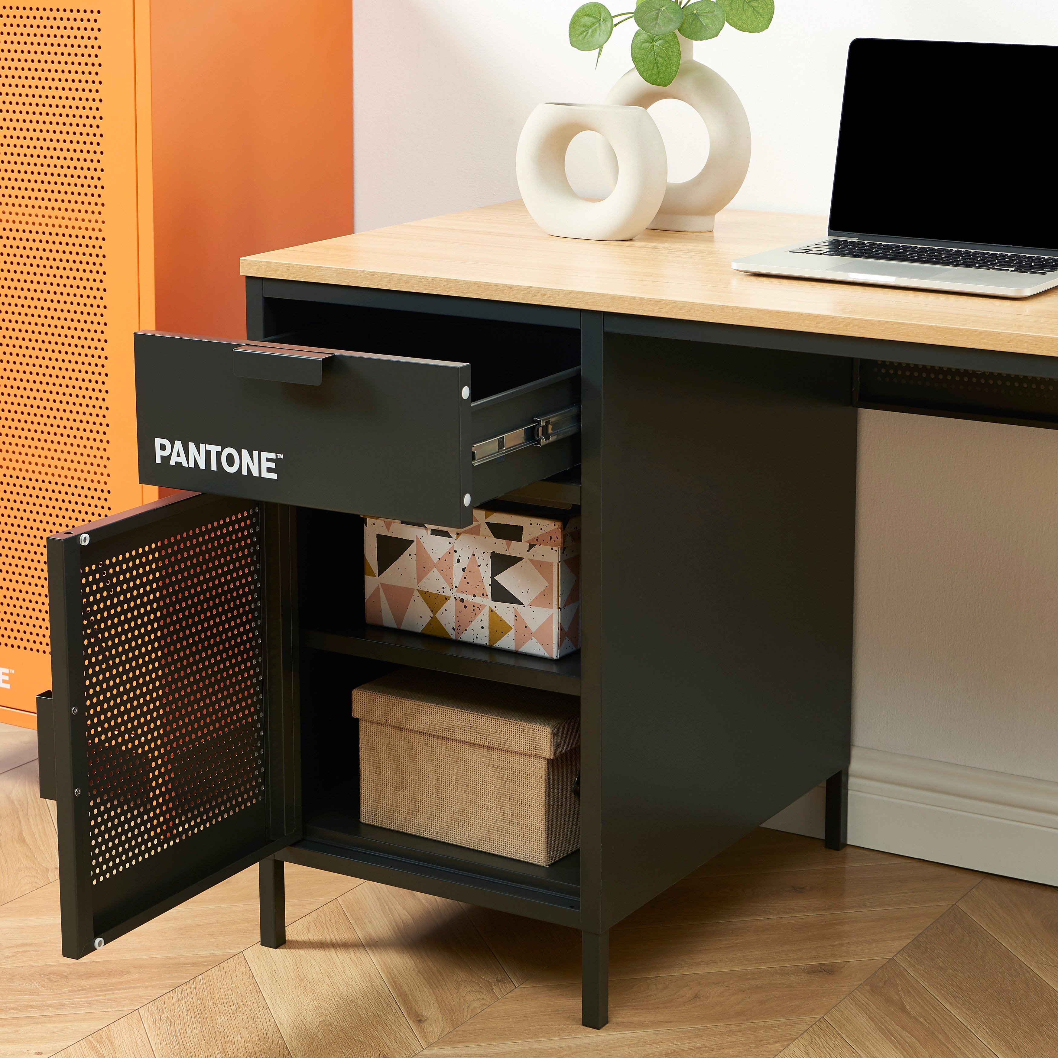 PANTONE® Metal Desk – Anthracite