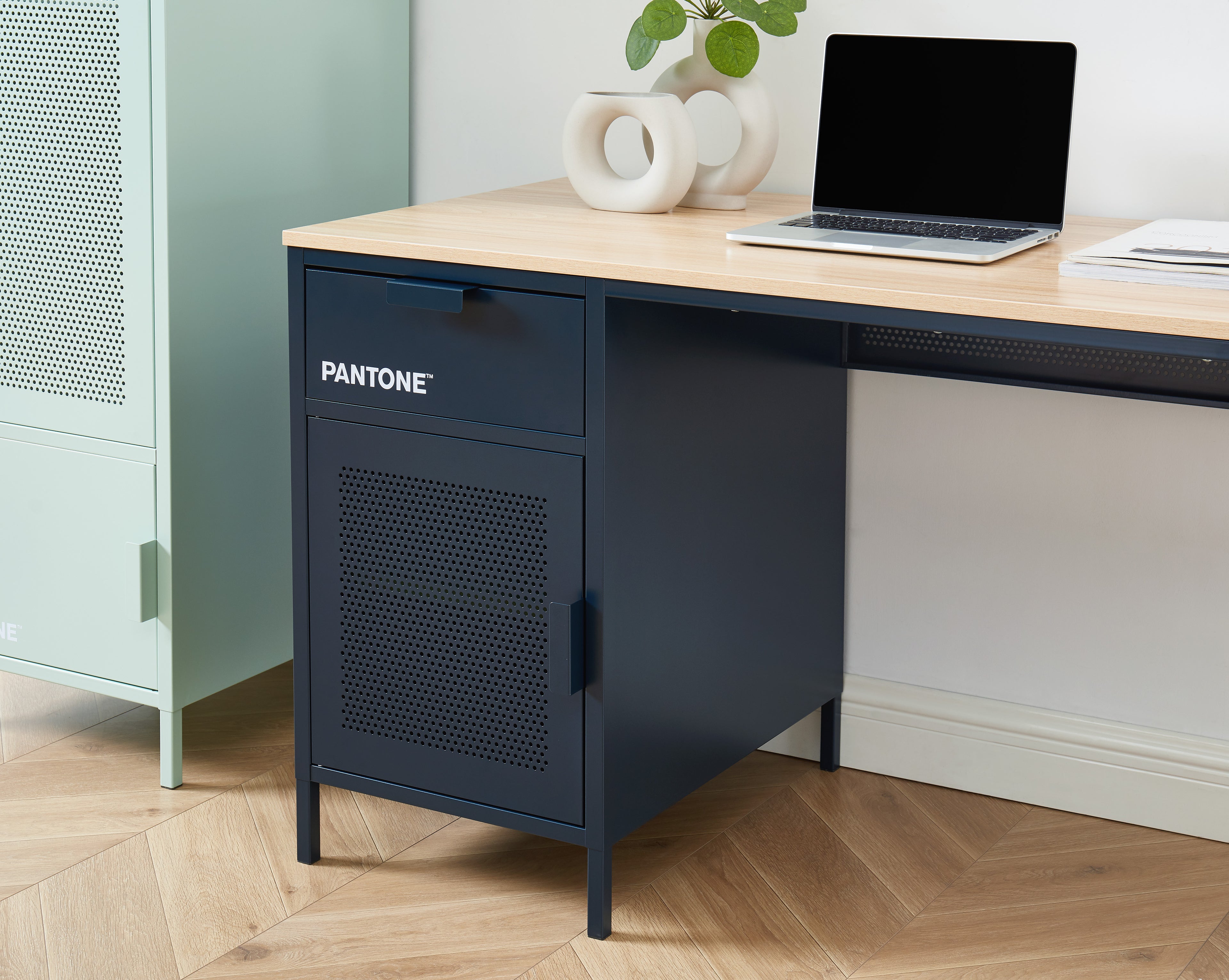 PANTONE® Metal Desk – Midnight blue