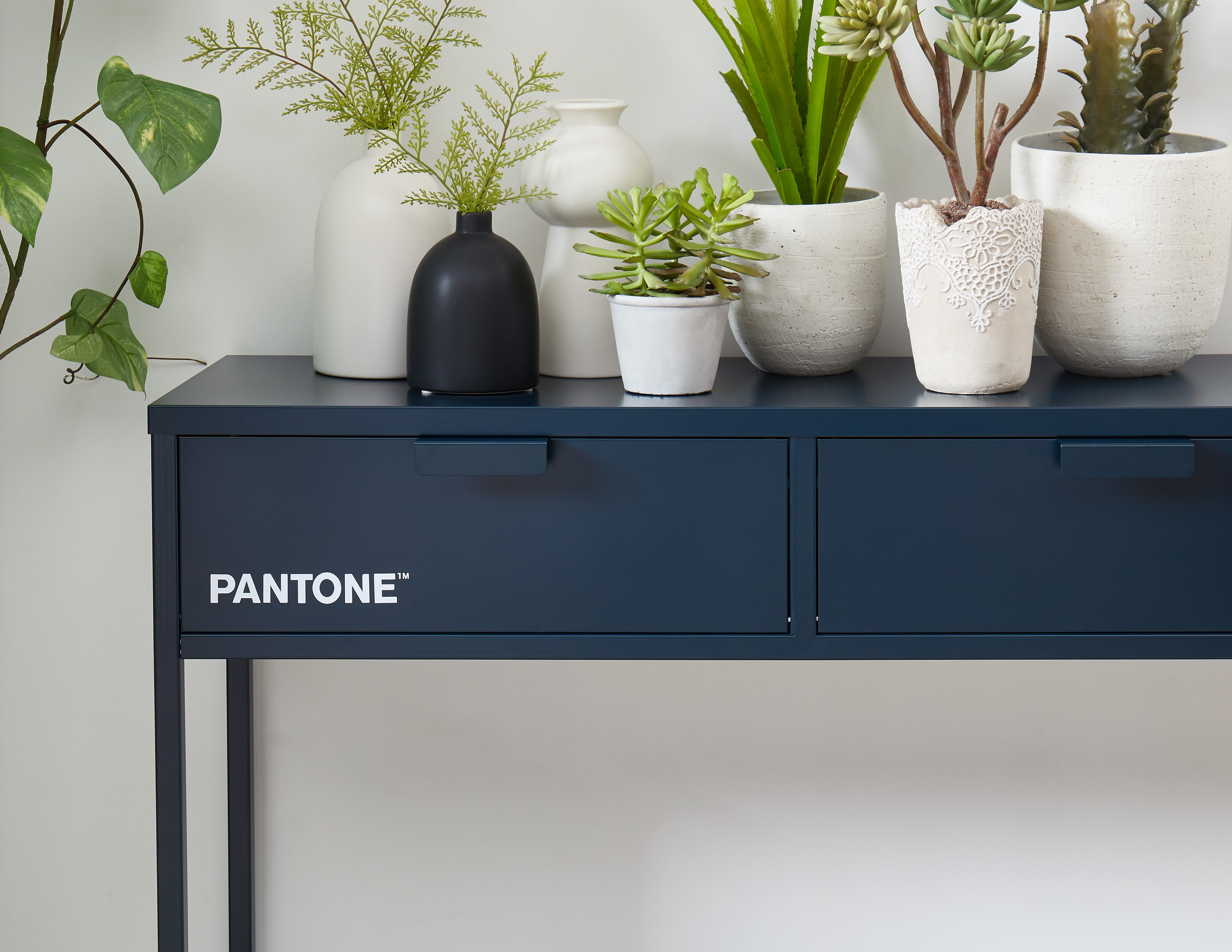 PANTONE® Metal Console Table – Midnight blue