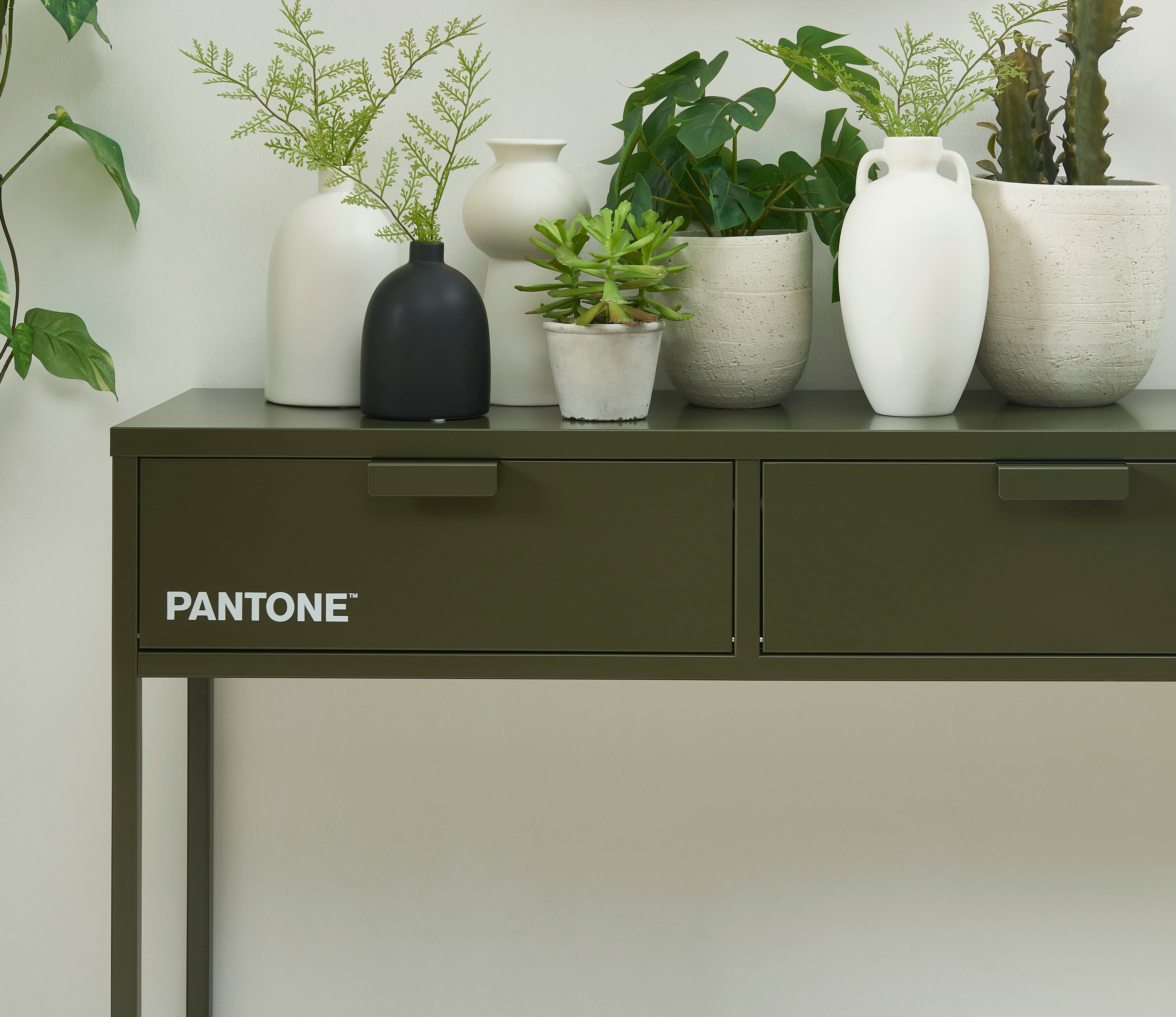 PANTONE® Metal Console Table – Olive green