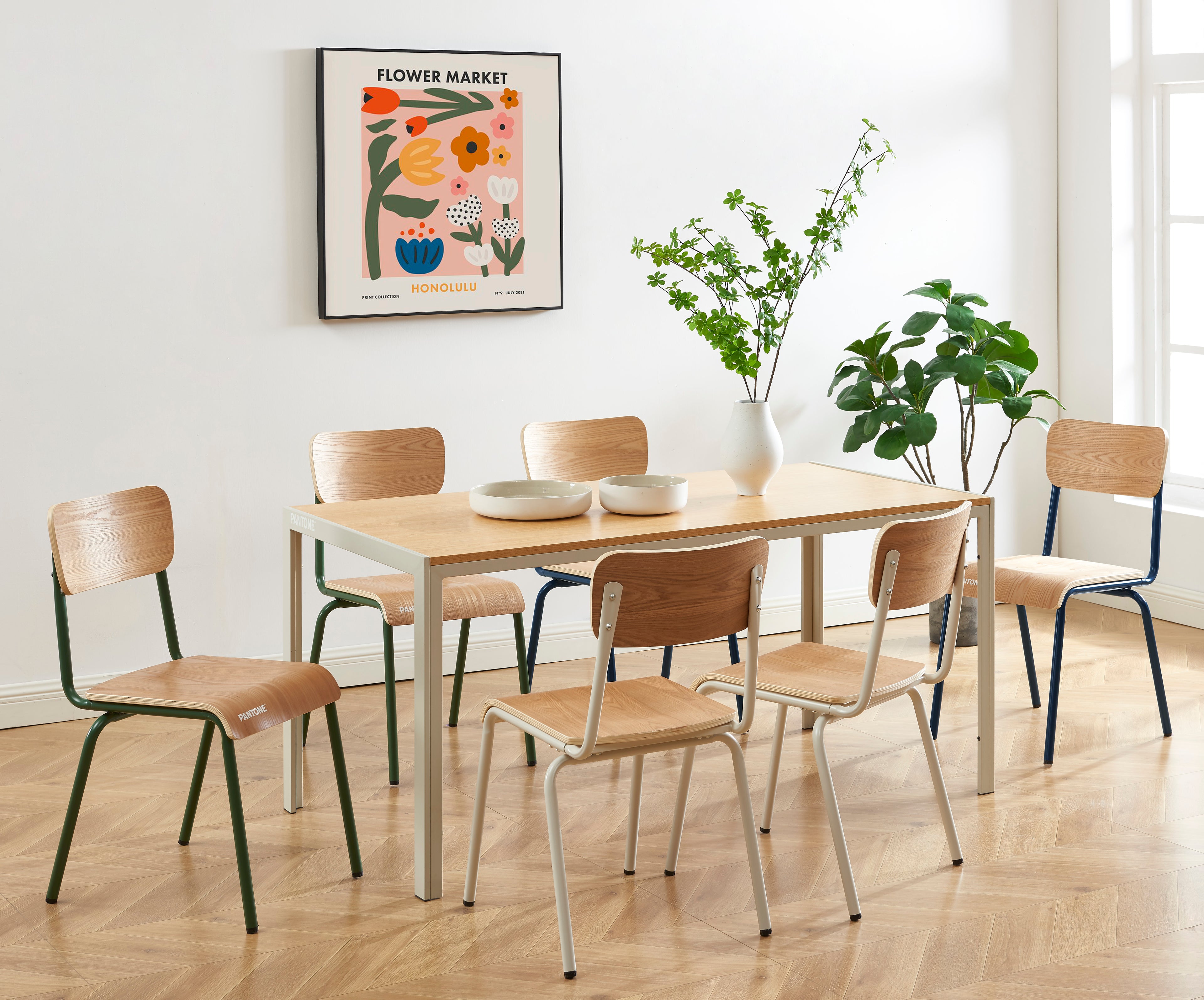 PANTONE® Set of 2 Dining Chairs with Ash Veneer Seat and Metal Legs – Sand