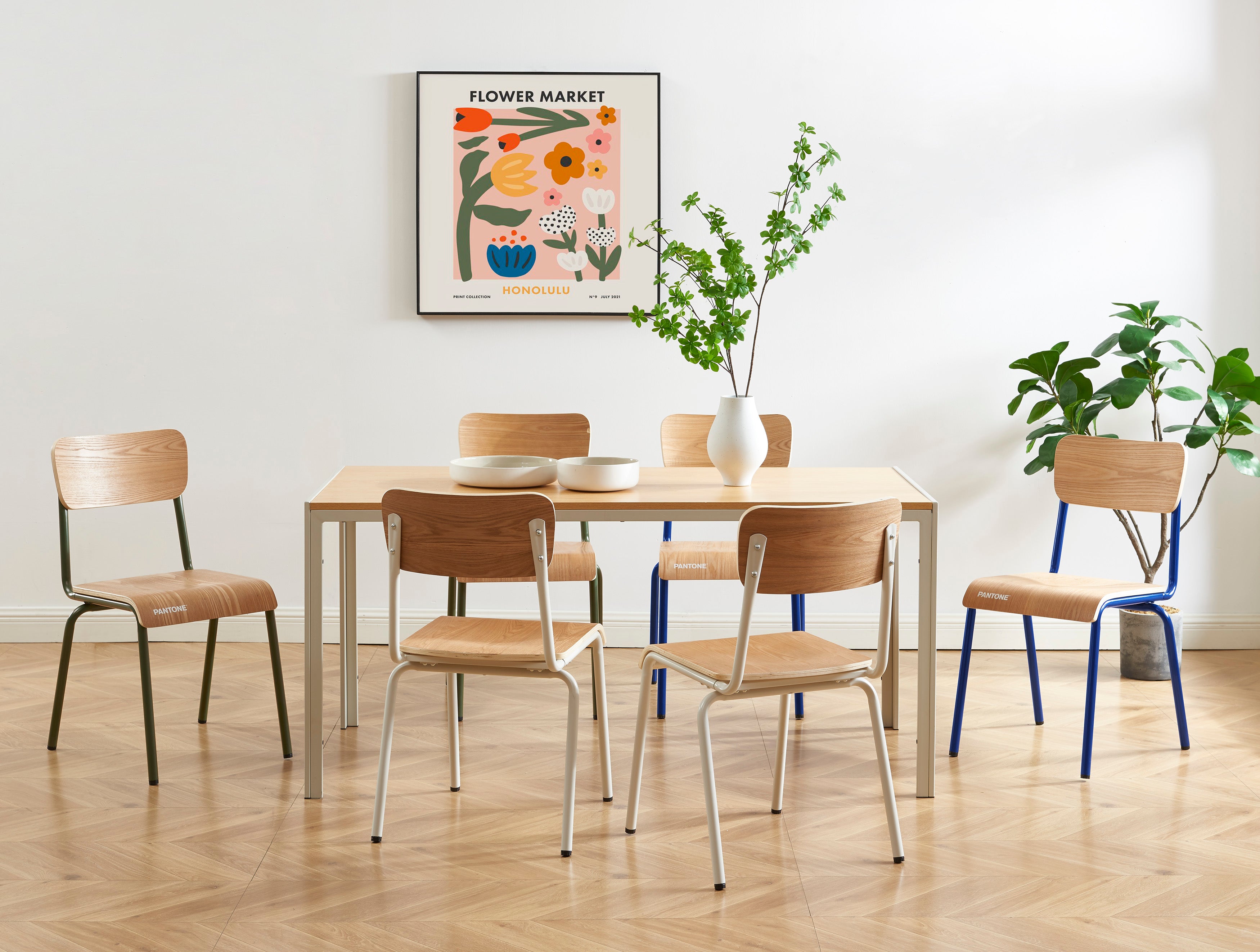 PANTONE® Set of 2 Dining Chairs with Ash Veneer Seat and Metal Legs – Sand