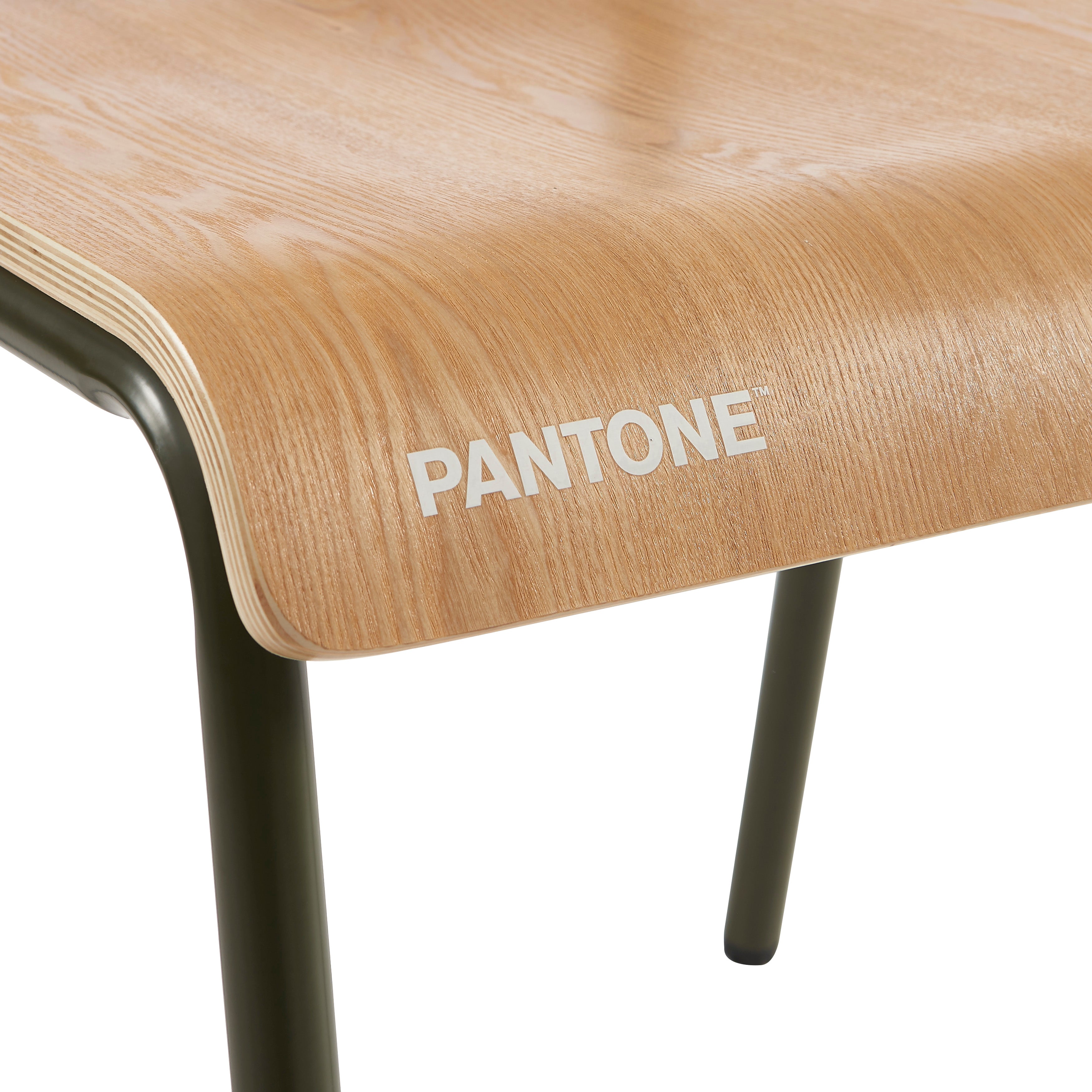 PANTONE® Set of 2 Dining Chairs with Ash Veneer Seat and Metal Legs – Olive green
