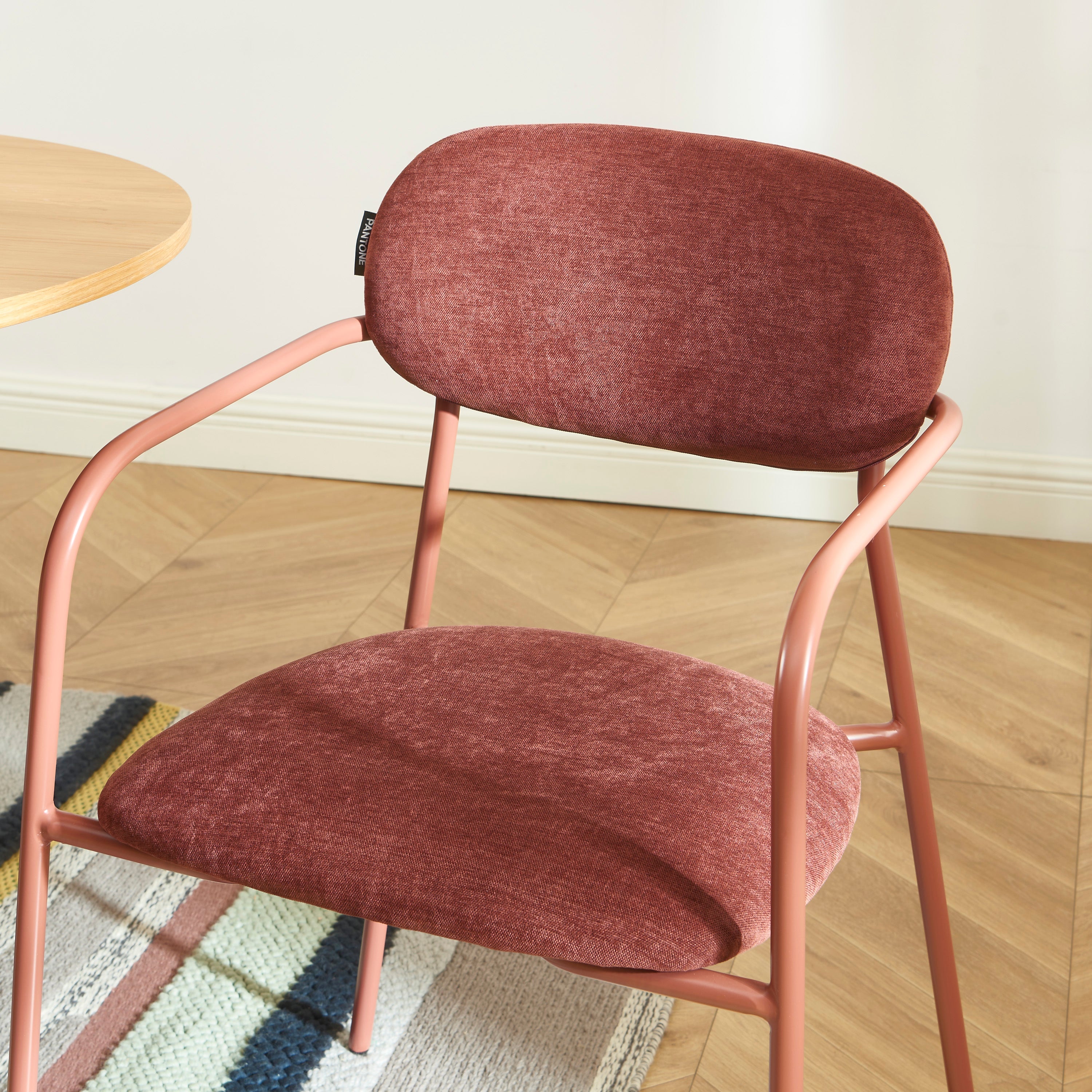 PANTONE® Set of 2 Dining Chairs with Fabric Seat and Metal Armrests – Terracotta